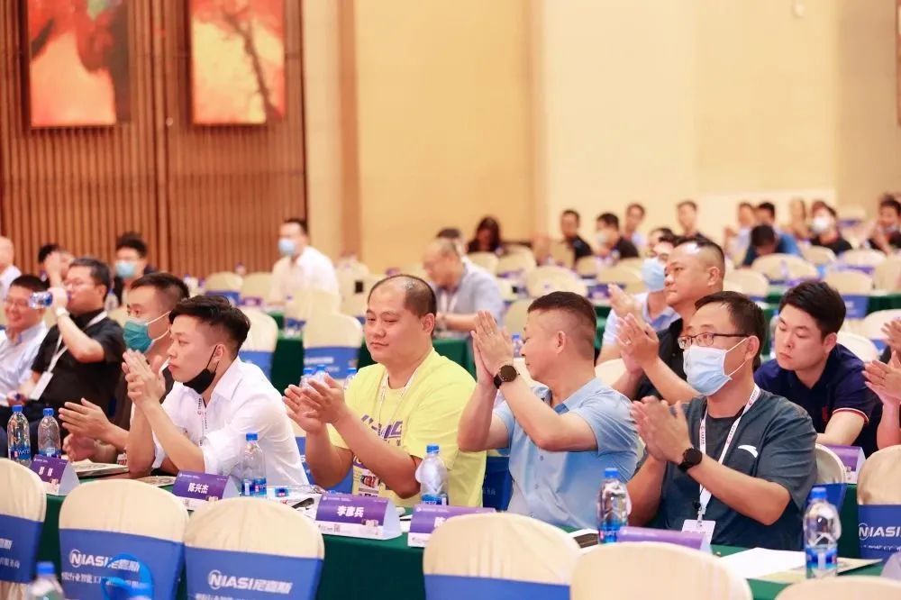2023塑料中(zhong)空製品(pin)産(chan)業(ye)鏈(lian)市(shi)場與(yu)技(ji)術交(jiao)流(liu)會將(jiang)于(yu)6月16日在(zai)張(zhang)傢(jia)港召(zhao)開
